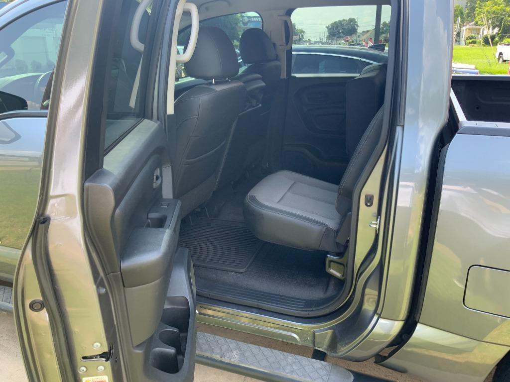 2017 Nissan Titan