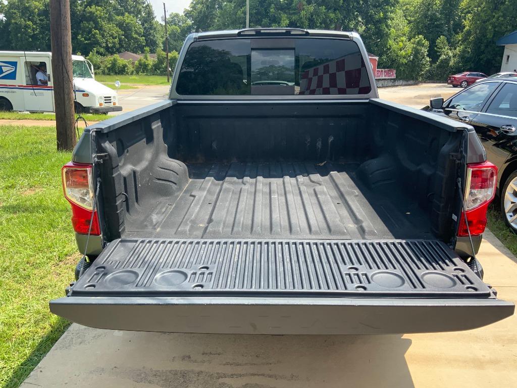2017 Nissan Titan
