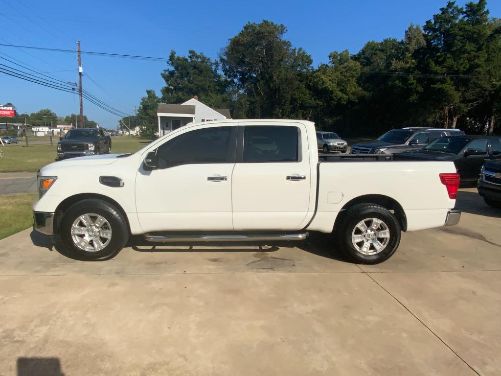 2017 Nissan Titan