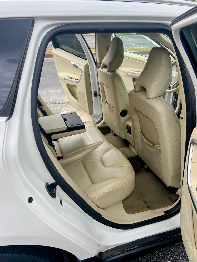 2012 Volvo XC60 - $5,500