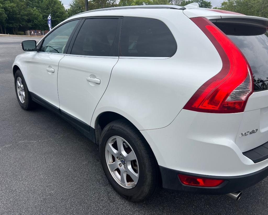 2012 Volvo XC60 - $5,500