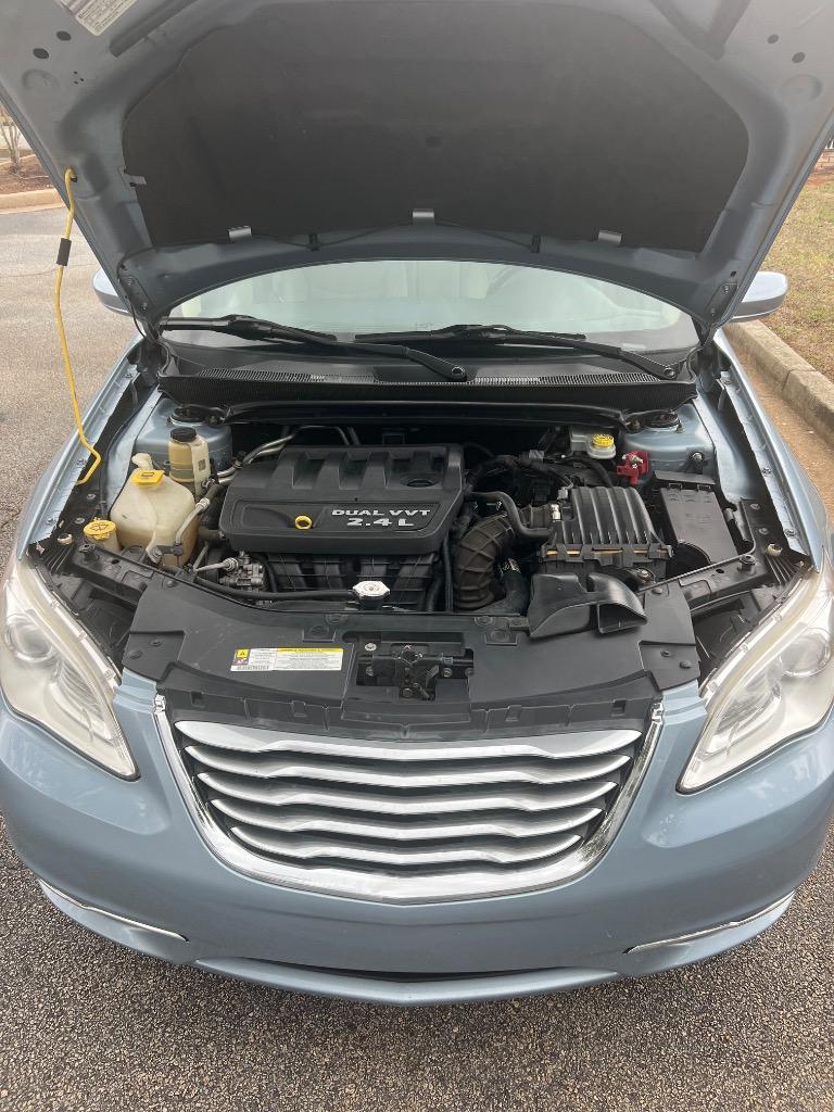 2012 Chrysler 200 - $4,701