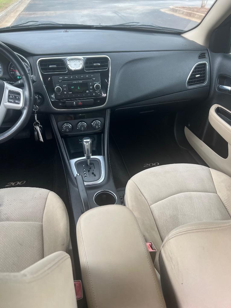2012 Chrysler 200 - $4,701