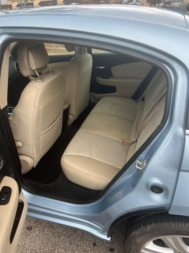 2012 Chrysler 200 - $4,701