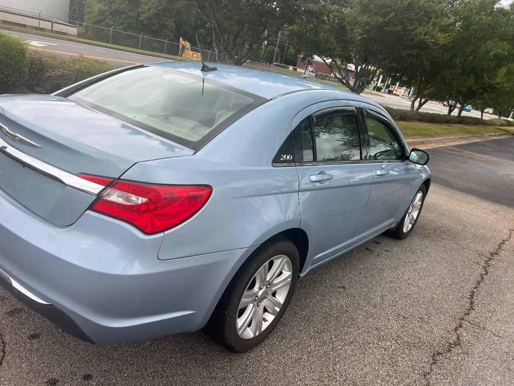 2012 Chrysler 200 - $4,701