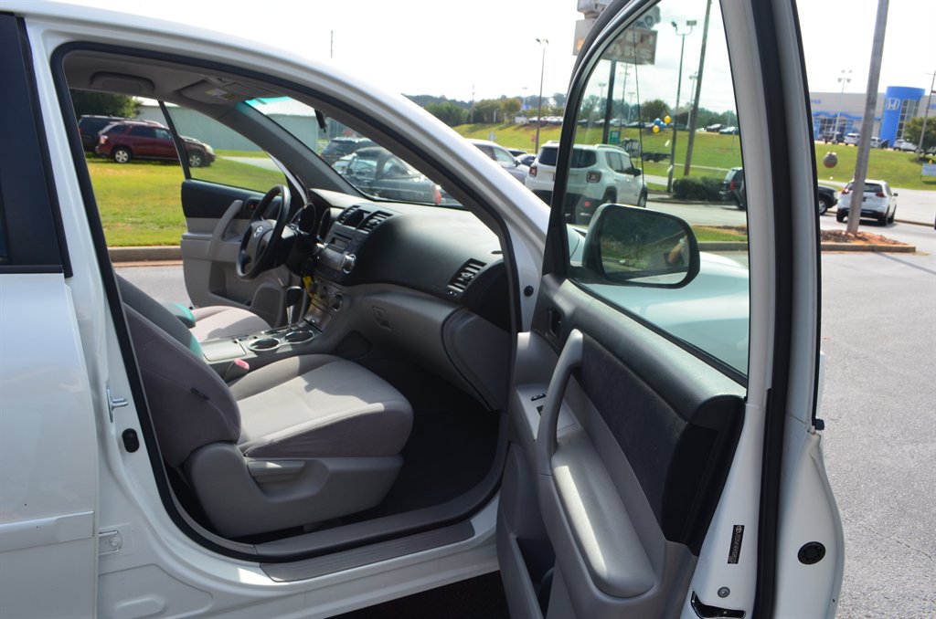 2009 Toyota Highlander - $12,950