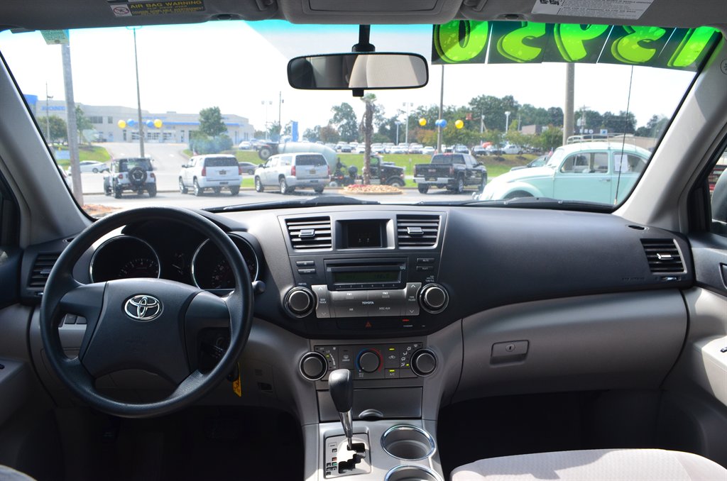 2009 Toyota Highlander - $12,950