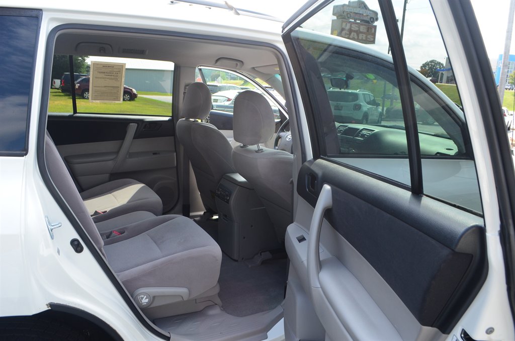 2009 Toyota Highlander - $12,950