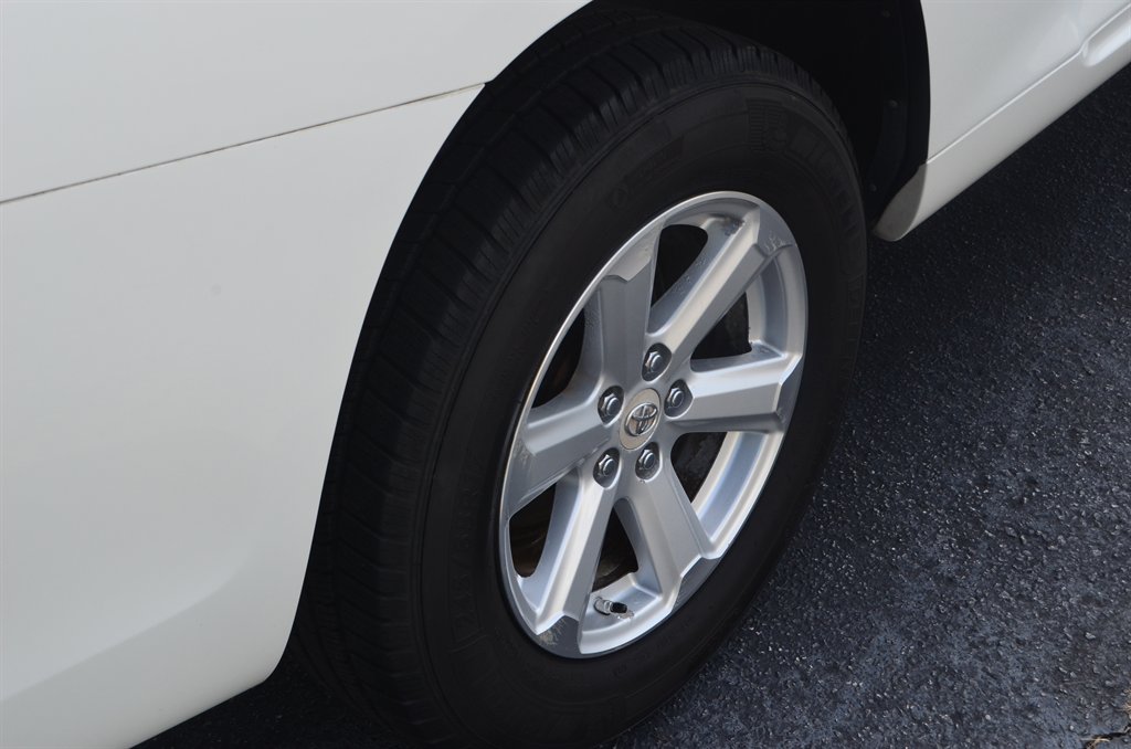 2009 Toyota Highlander - $12,950
