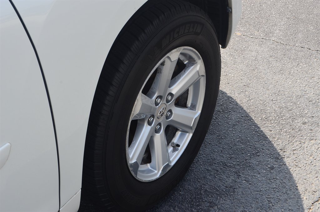 2009 Toyota Highlander - $12,950
