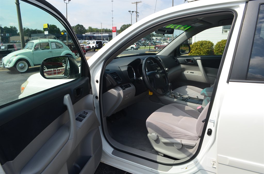 2009 Toyota Highlander - $12,950