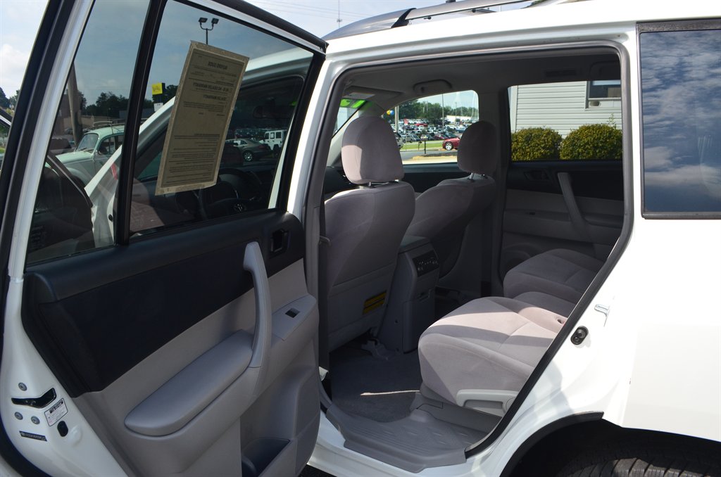 2009 Toyota Highlander - $12,950