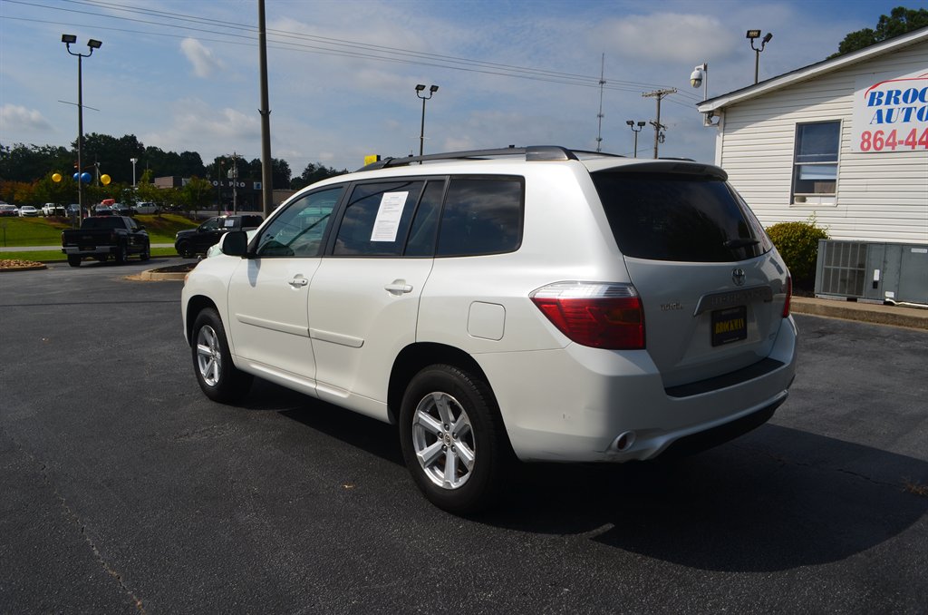 2009 Toyota Highlander - $12,950