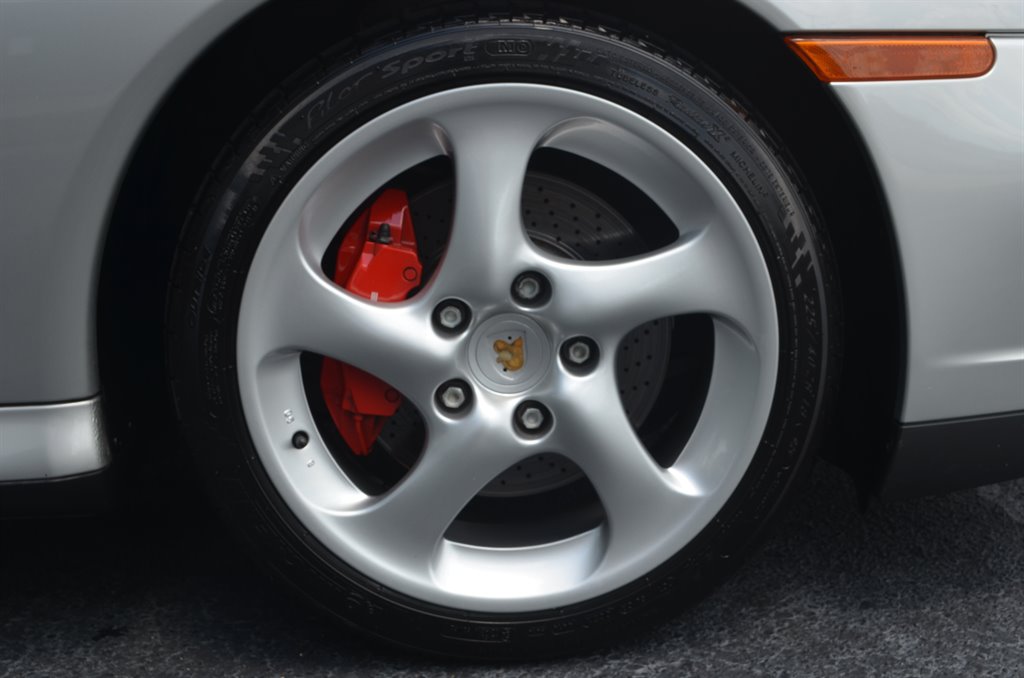 2004 Porsche 911 Carrera photo