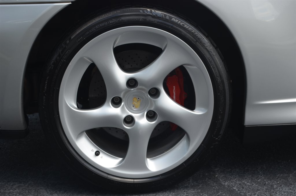 2004 Porsche 911 Carrera photo