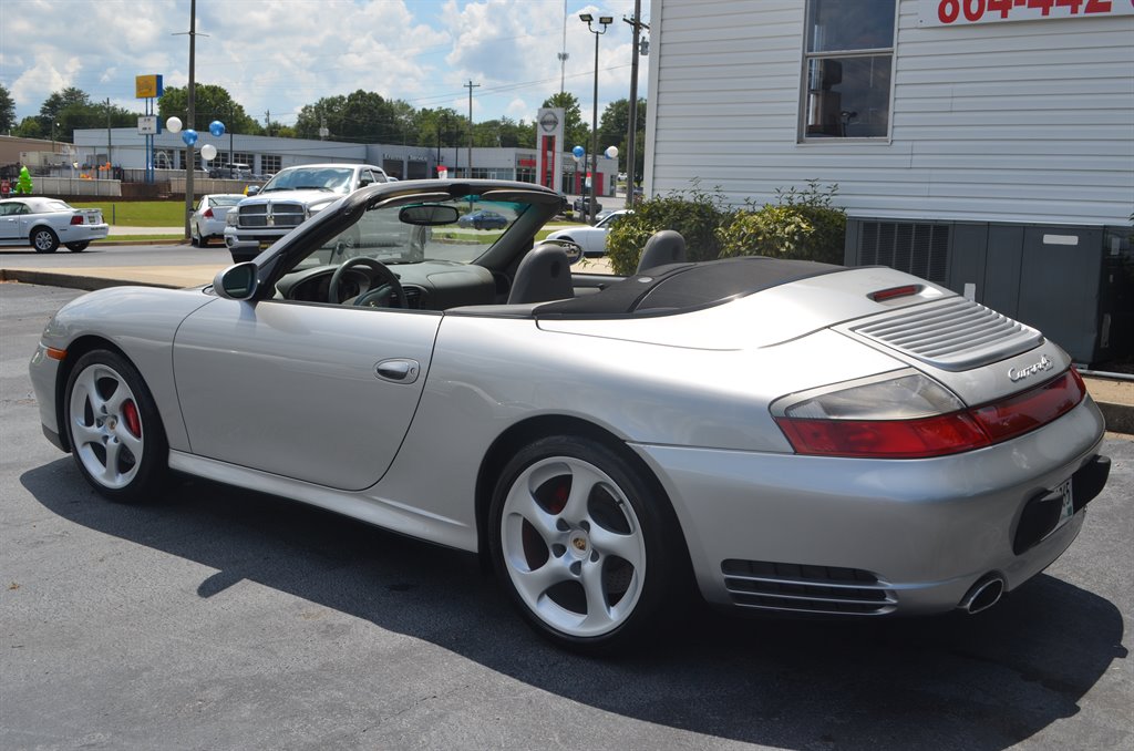 2004 Porsche 911 Carrera photo