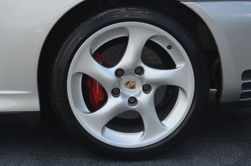 2004 Porsche 911 Carrera photo