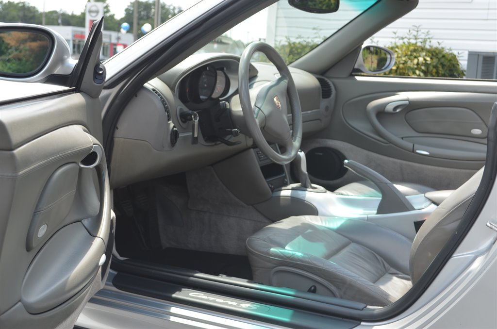 2004 Porsche 911 Carrera photo