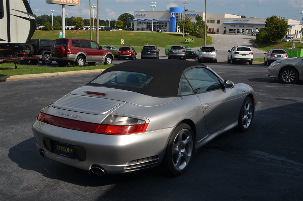 2004 Porsche 911 Carrera photo