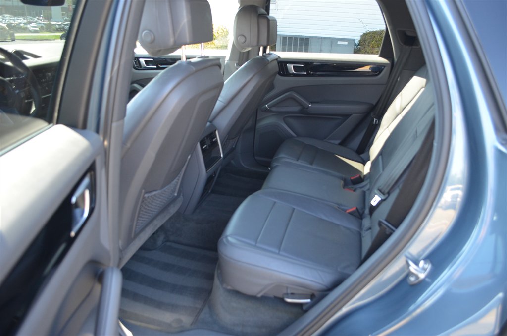 2019 Porsche Cayenne - $30,950