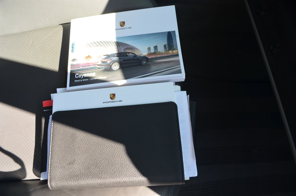 2019 Porsche Cayenne - $30,950
