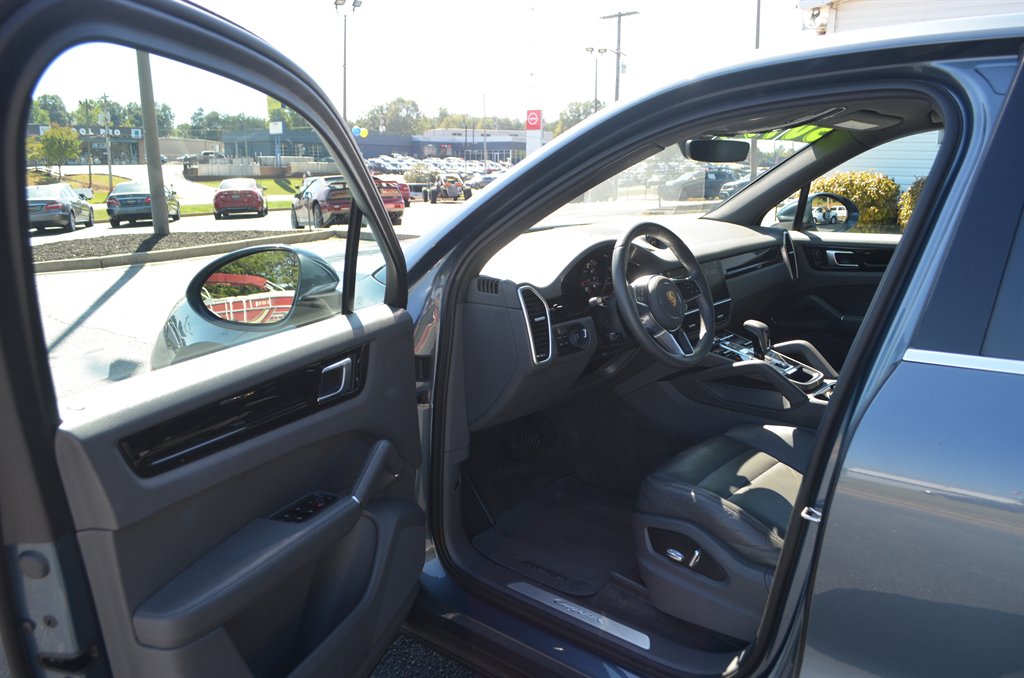 2019 Porsche Cayenne - $30,950