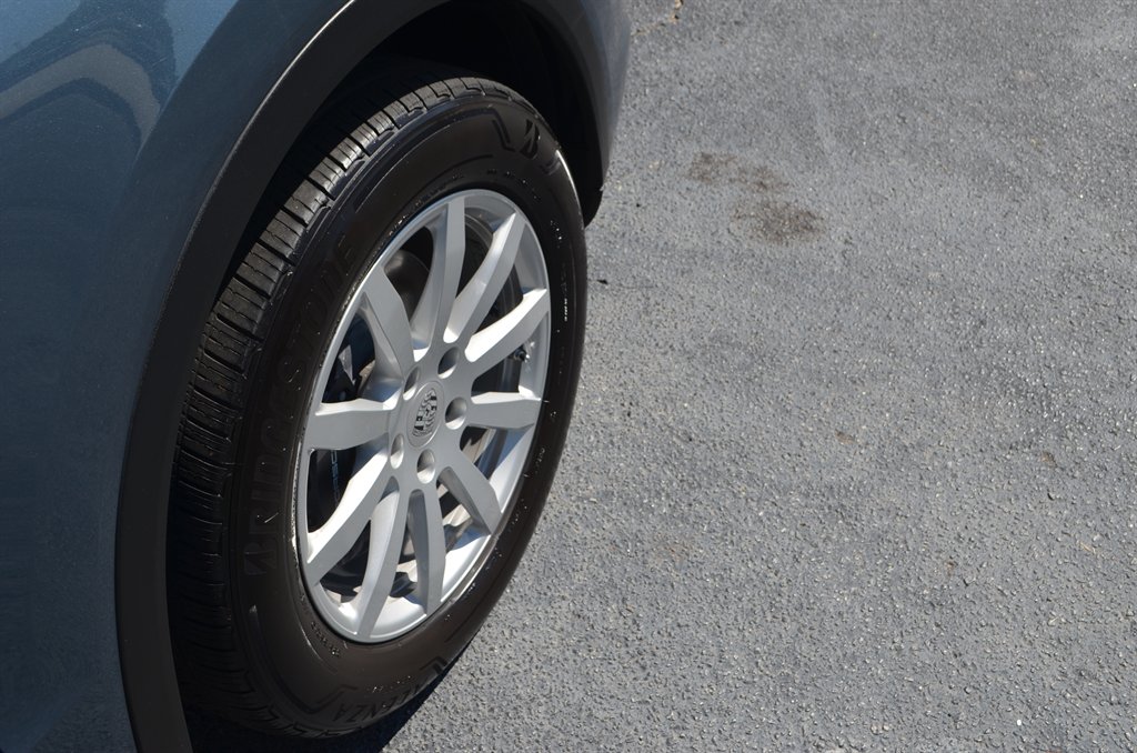 2019 Porsche Cayenne - $30,950