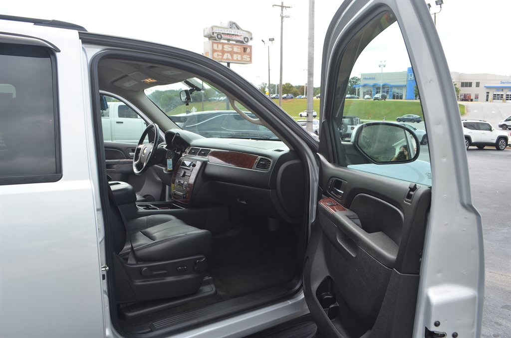 2013 Chevrolet Suburban - $14,999