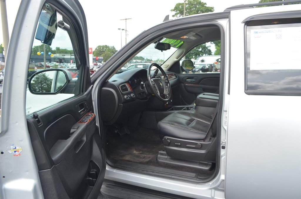 2013 Chevrolet Suburban - $14,999