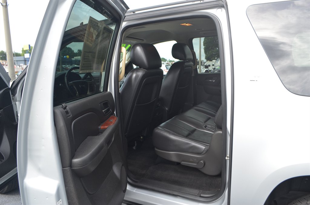 2013 Chevrolet Suburban - $14,999
