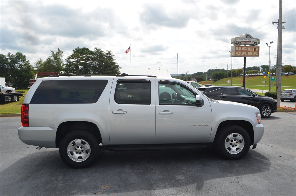 2013 Chevrolet Suburban - $14,999