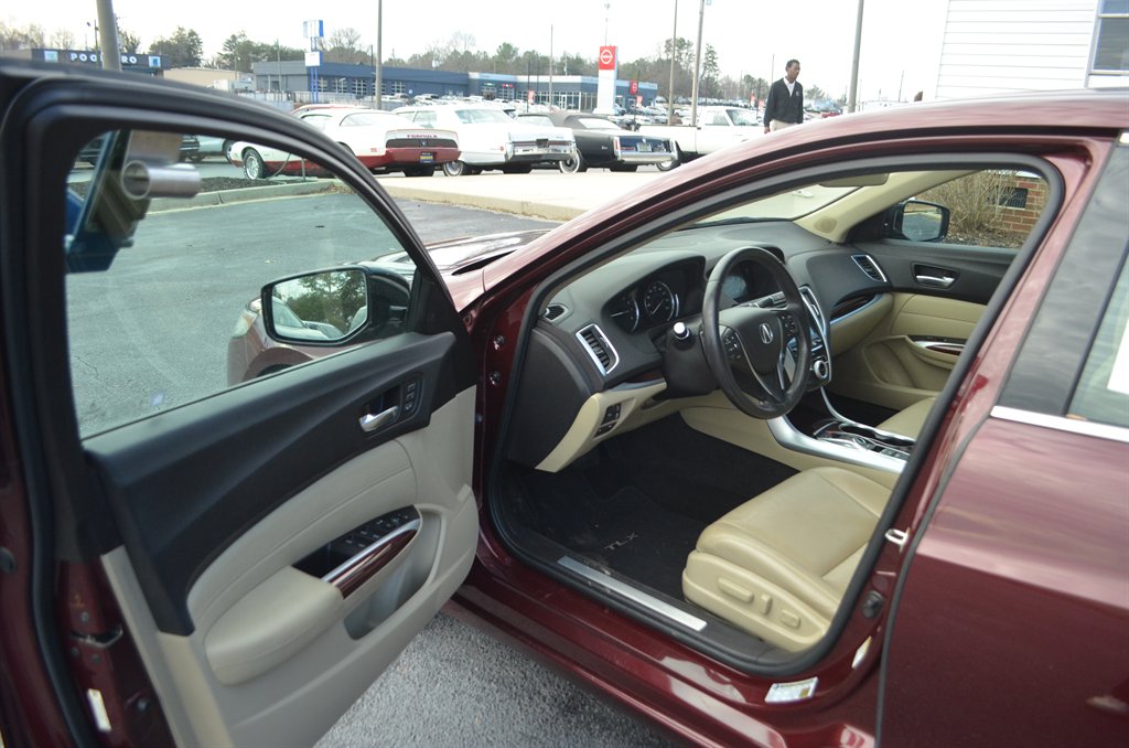 2015 Acura TLX Advance photo