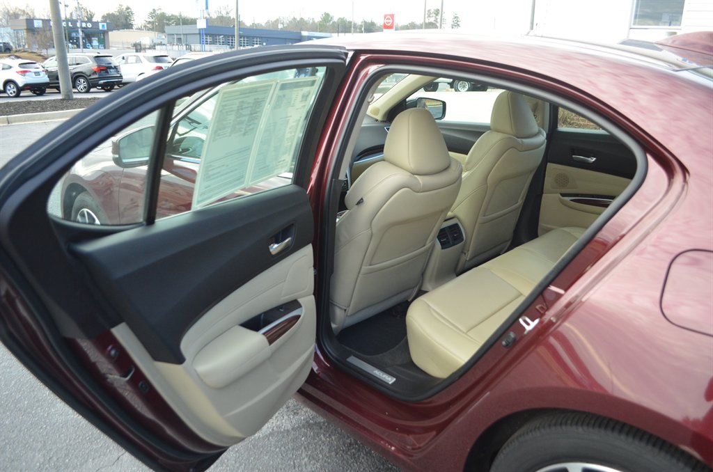 2015 Acura TLX Advance photo