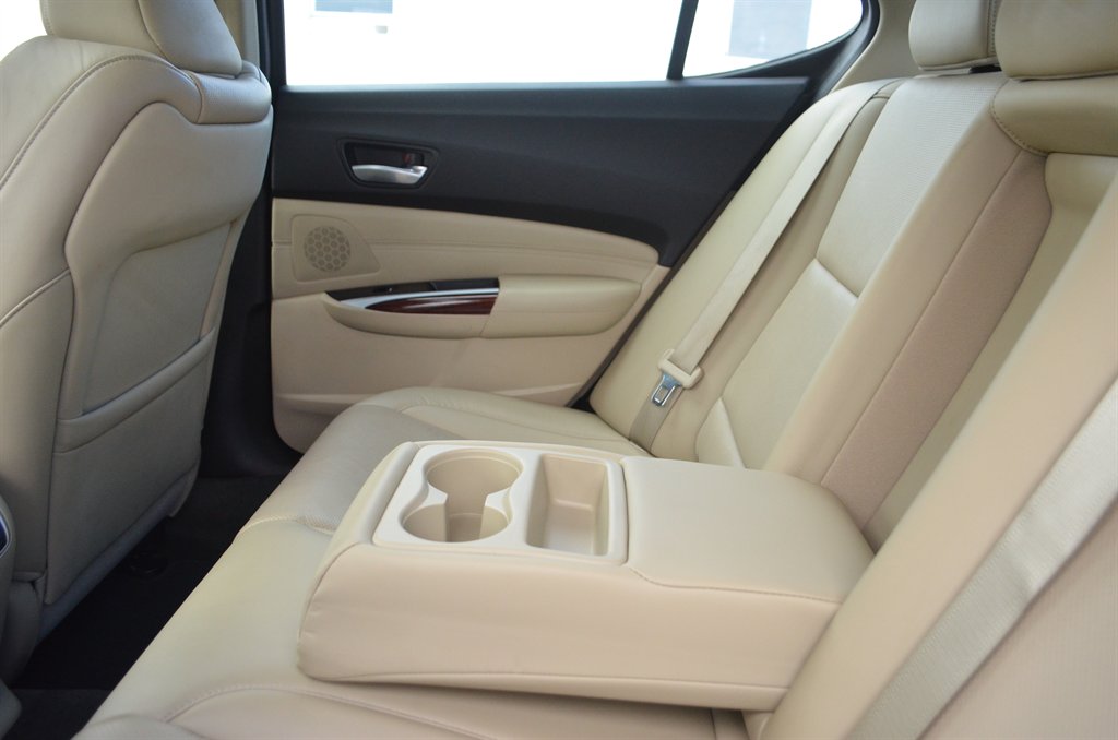 2015 Acura TLX Advance photo