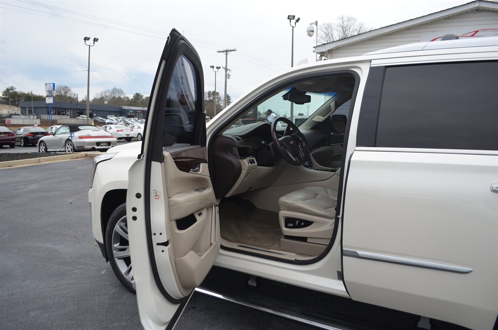 2015 Cadillac Escalade Premium photo