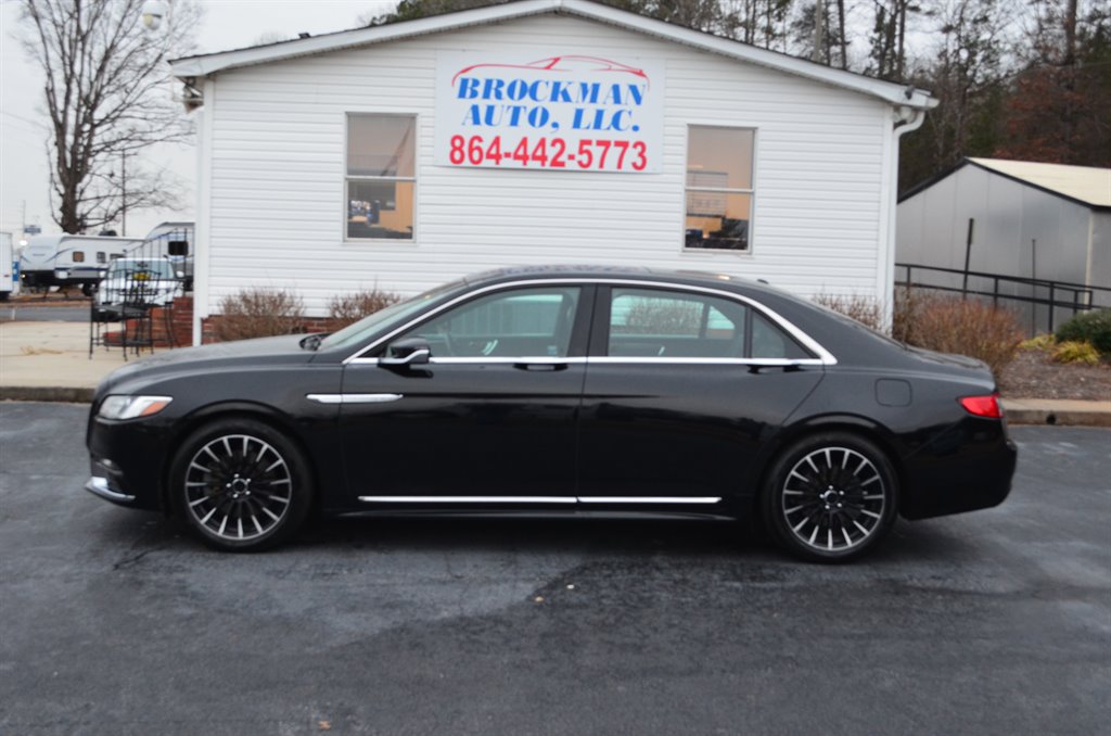 2017 Lincoln Continental Select photo