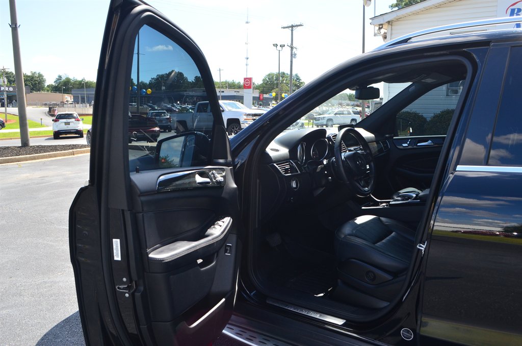 2017 Mercedes-Benz E-Class - $15,950