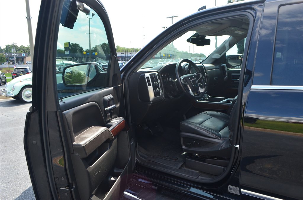 2018 GMC Sierra - $27,555