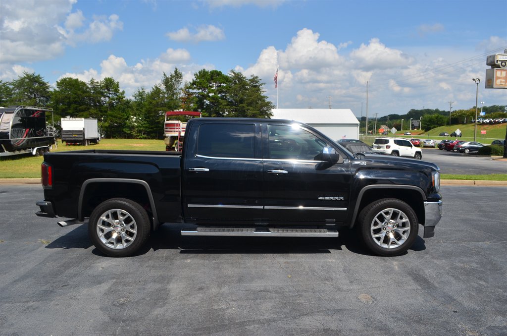 2018 GMC Sierra - $27,555