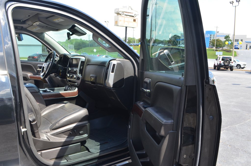 2018 GMC Sierra - $27,555