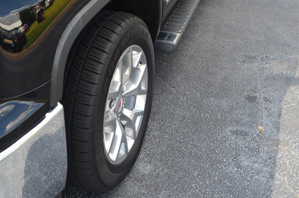 2018 GMC Sierra - $27,555