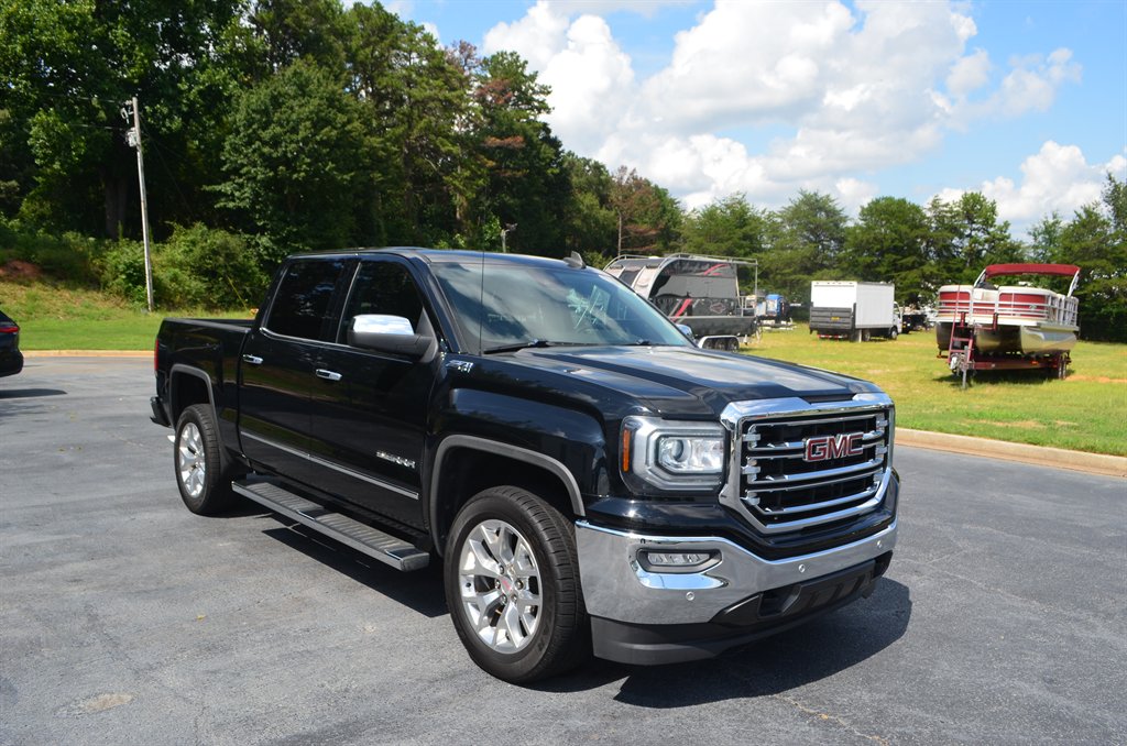 2018 GMC Sierra - $27,555