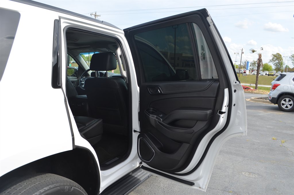 2018 Chevrolet Suburban - $26,999
