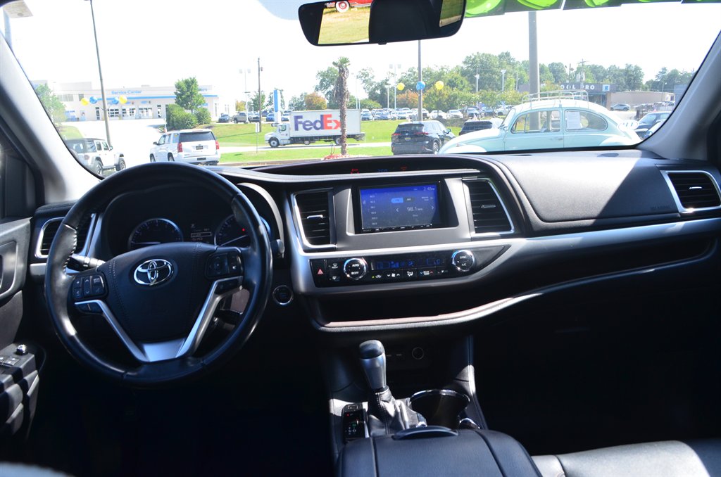 2019 Toyota Highlander - $16,950