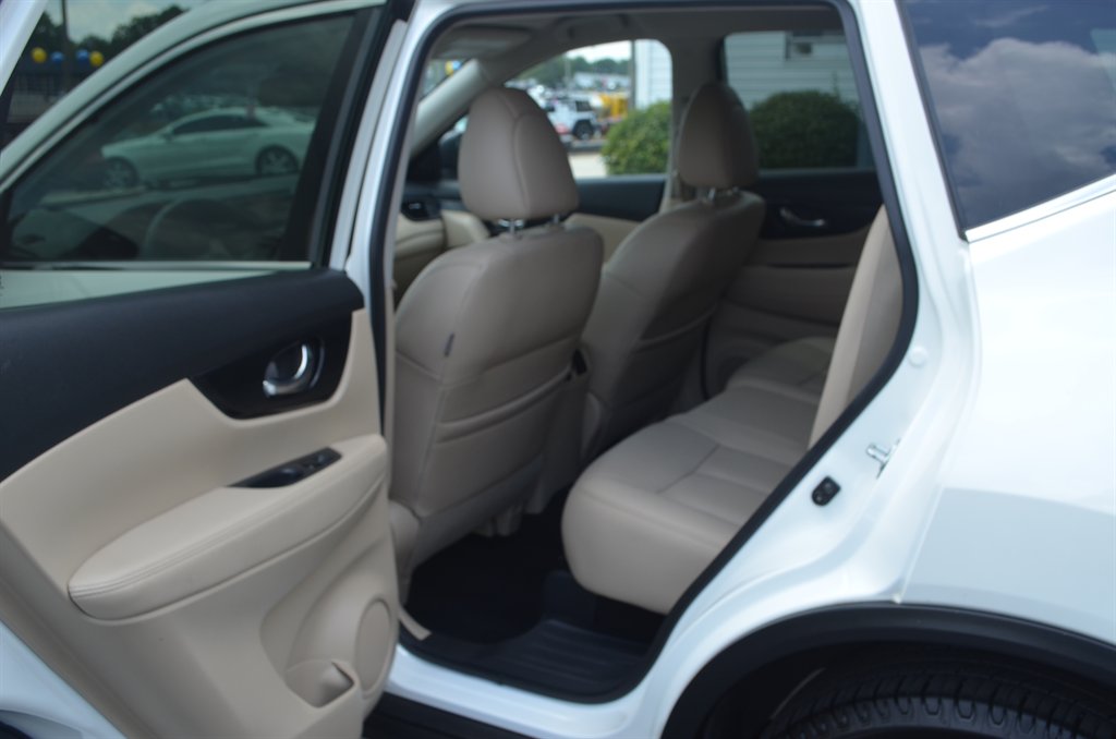 2020 Nissan Rogue - $19,950