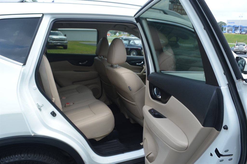 2020 Nissan Rogue - $19,950