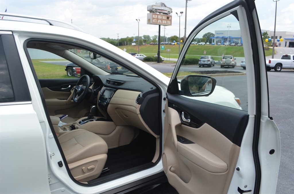 2020 Nissan Rogue - $19,950