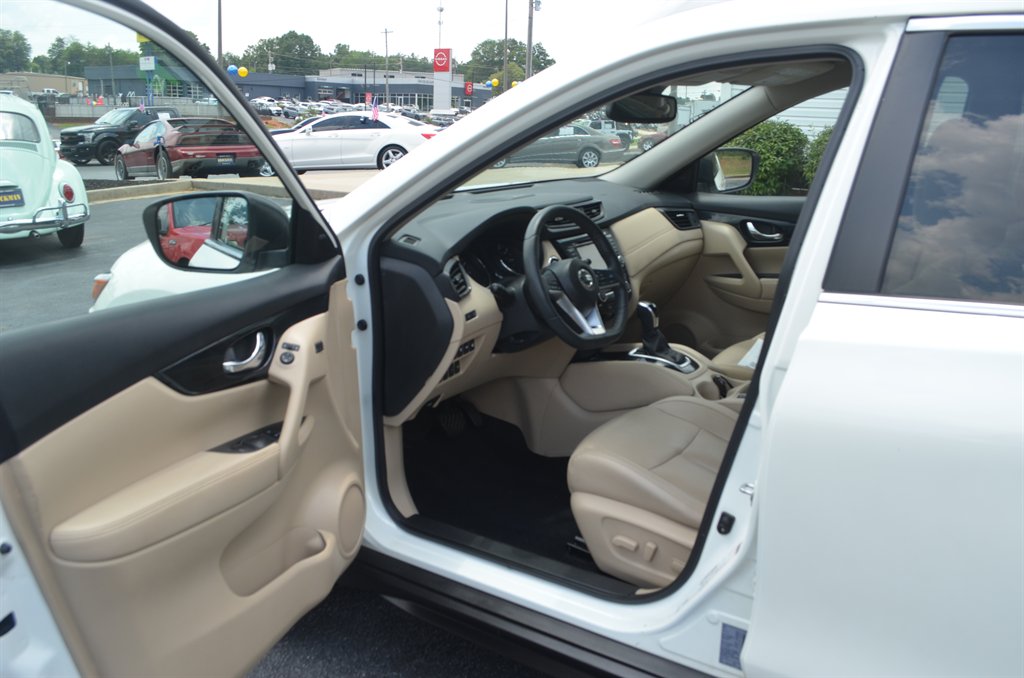 2020 Nissan Rogue - $19,950