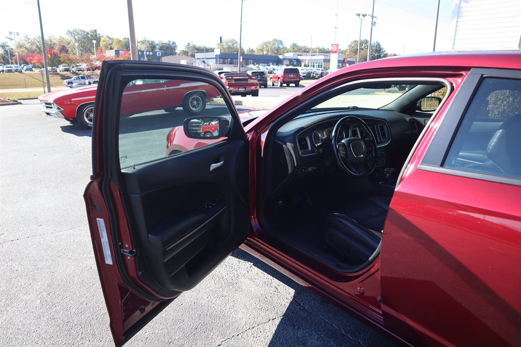 2020 Dodge Charger - $15,555