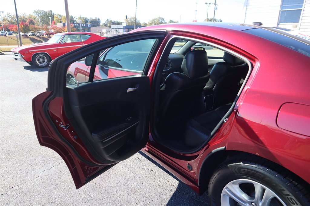 2020 Dodge Charger - $15,555